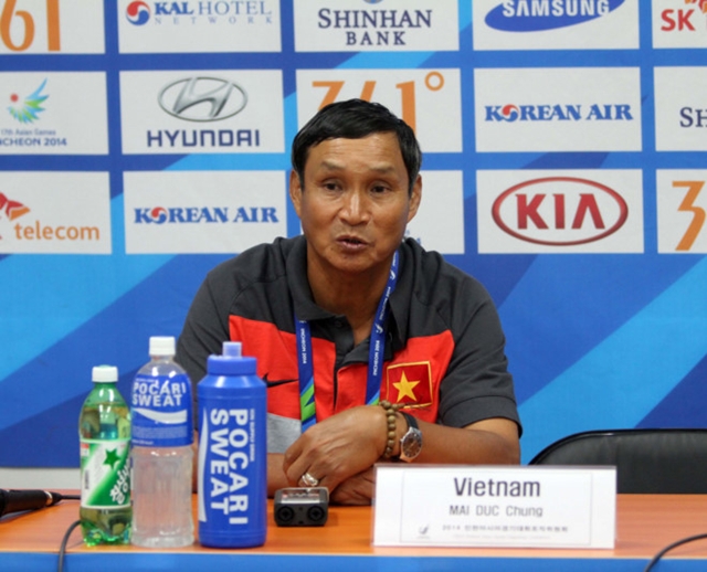 Thắng trận, HLV Mai Đức Chung vẫn không hài lòng về học trò