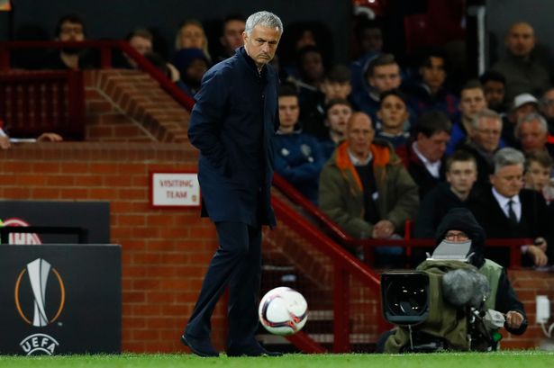 Thắng trận, Mourinho vẫn tỏ ra bực mình