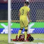 Thanh Nhàn khiến 2 cầu thủ Malaysia bị đuổi