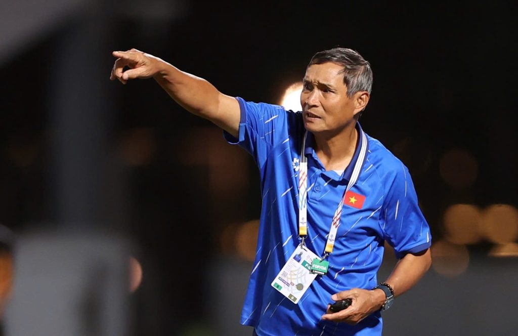 Thất bại 0-1 trước Philippines: HLV Mai Đức Chung nhận trách nhiệm và chỉ trích trọng tài