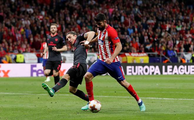 Thi đấu bạc nhược, Bellerin ‘được’ fan Arsenal định giá 0 đồng