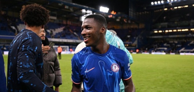 Tiền vệ Chelsea thuyết phục giới chuyên môn