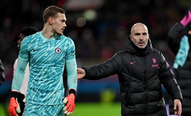 Tỏa sáng trong khung gỗ, sao Chelsea nhắn nhủ người hâm mộ