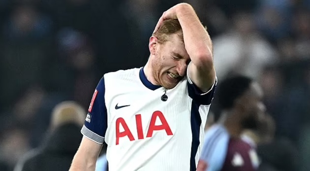 Tottenham đón thêm hung tin