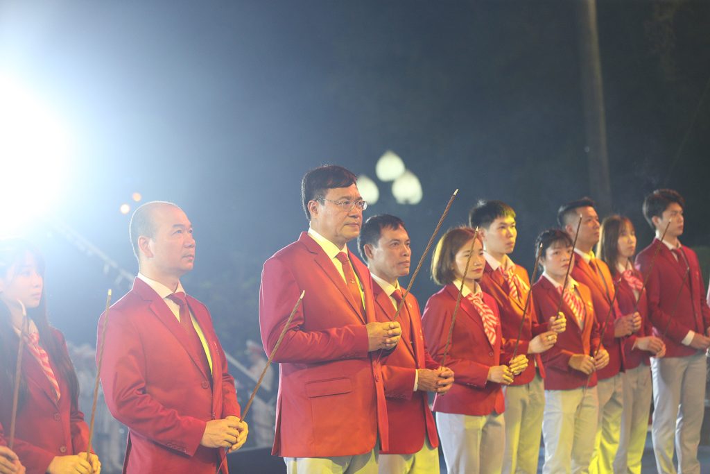 Tưng bừng Lễ xuất quân đoàn TTVN dự SEA Games 32