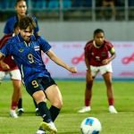 Tuyển nữ Indonesia thua sốc 0-8 ngày mở màn SEA Games