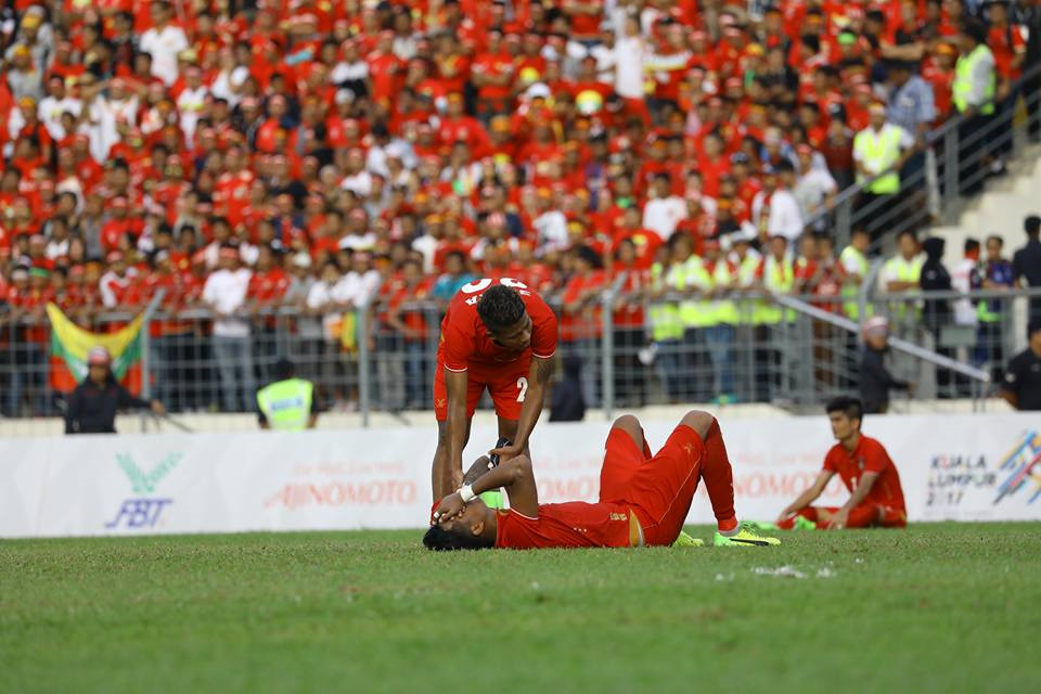 U22 Myanmar khóc nức nở sau thất bại trước Thái Lan