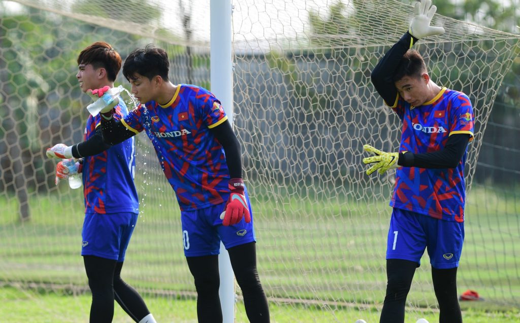 U22 Việt Nam: Bốn cái tên nào sẽ bị HLV Troussier loại giờ chót?