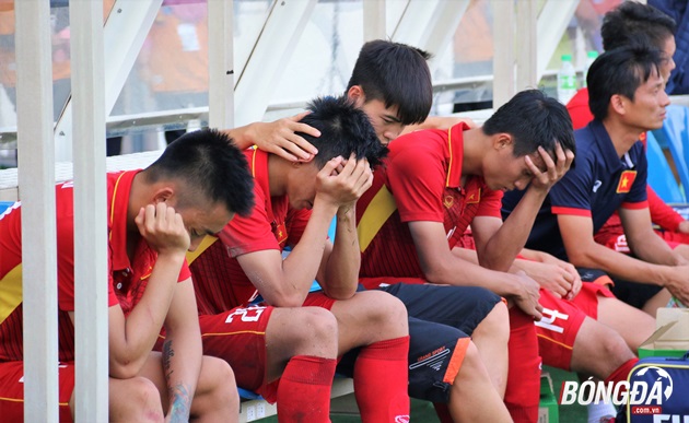 U22 Việt Nam đổ gục xuống sân sau thất bại 0-3 trước Thái Lan
