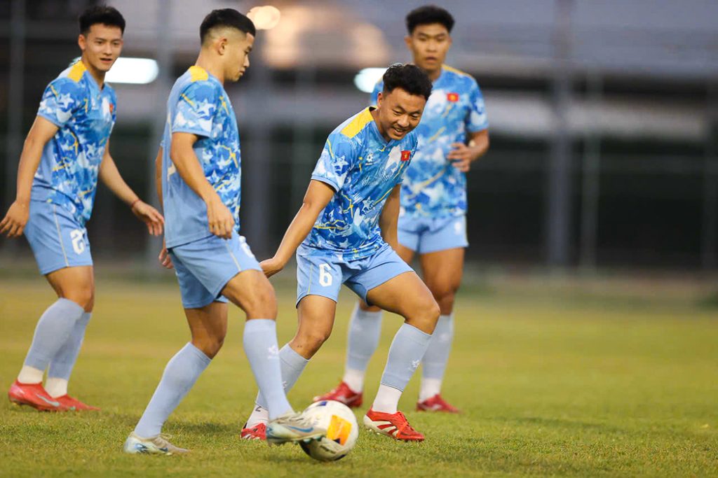 U22 Việt Nam lỡ giáo án của HLV Kim Sang-sik vì kẹt xe ở Bangkok