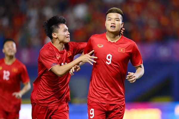 U22 Việt Nam thắng Lào ra quân SEA Games: Chưa hay nên nhờ… may