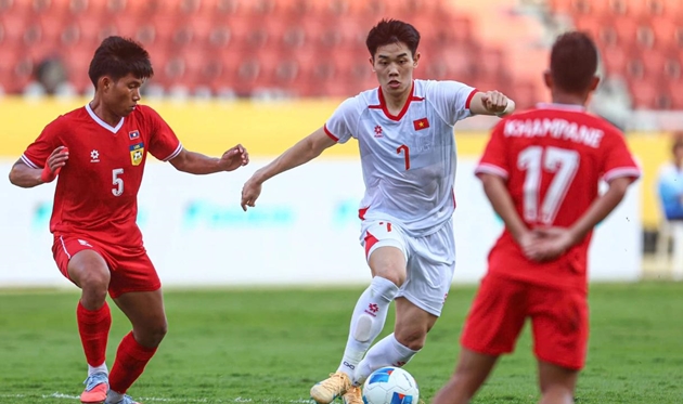 U22 Việt Nam thắng nhọc nhằn: Khi chơi đơn giản là thách thức