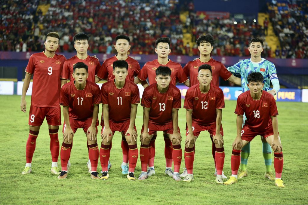 U22 Việt Nam: Thấy gì ở cách HLV Troussier dụng binh