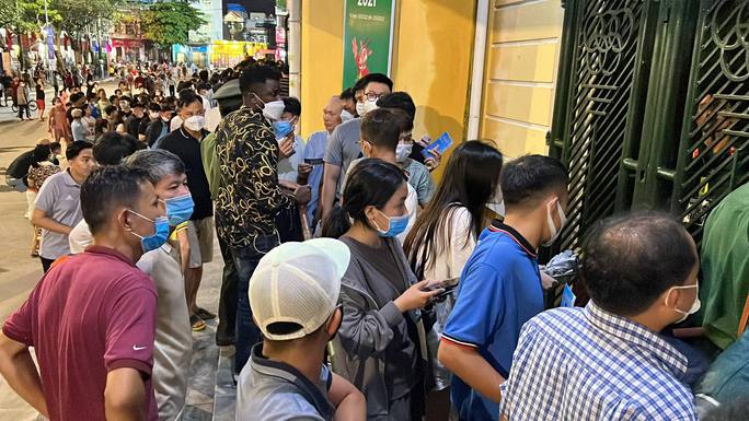 U23 Thái Lan gặp Singapore, sân Thiên Trường đang đối diện nguy cơ “vỡ trận”!