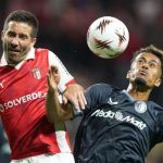 Van Persie thất bại ngay trận ra quân tại Europa League với Feyenoord