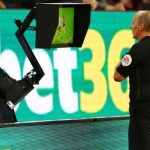 VAR gây tranh cãi, đội bóng Pháp mất ngay vị trí đầu bảng