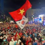 Vỡ oà khoảnh khắc CĐV TP HCM mừng U23 Việt Nam ghi bàn