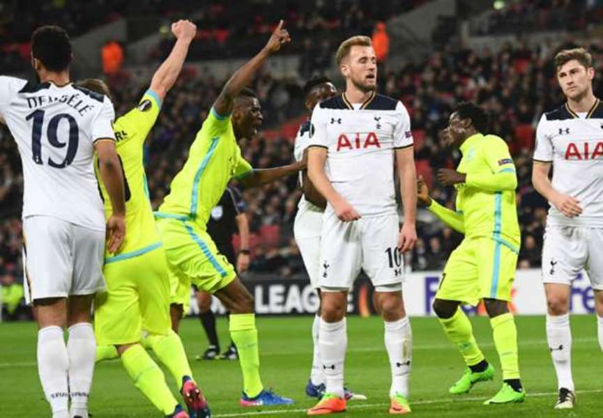 Vòng 32 đội Europa League: Tottenham, Villarreal bị loại, Lyon, Roma thẳng tiến