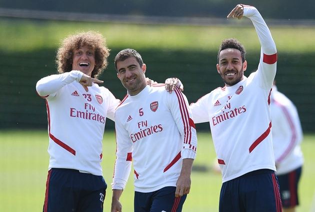 Vừa chia tay được 1 tháng, “nạn nhân của Arteta” chuẩn bị gặp lại Arsenal